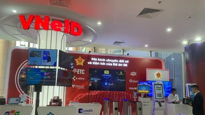 Loạt tài khoản có nguy cơ bị 'đóng băng' giao dịch online từ 2026 