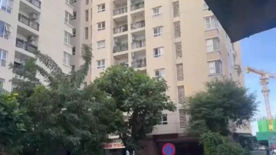 TP HCM: Một người tử vong nghi rơi từ sân thượng chung cư