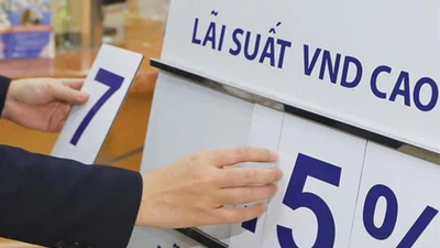 Tín hiệu từ làn sóng tăng lãi suất huy động
