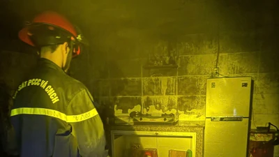 Đám cháy được khống chế sau khoảng 30 phút, nhiều tài sản trong căn nhà bị lửa thiêu rụi.