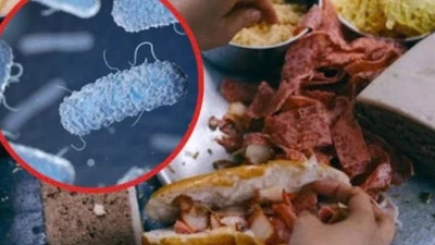 Nghi ngộ độc bánh mì, 36 người nhập viện tại Lâm Đồng.