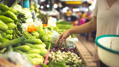 Đau đầu vì giá rau tăng chóng mặt ở TP HCM