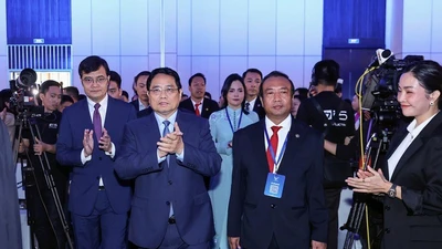 Thủ tướng: Các doanh nghiệp, doanh nhân trẻ thực hiện 6 tiên phong, thi đua '6 nhất' 