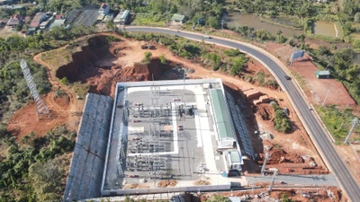 Khu đất xây dựng trạm rộng khoảng 7.300 m², ảnh hưởng đến 11 hộ dân, đã được bàn giao đầy đủ và hiện đang triển khai thi công.