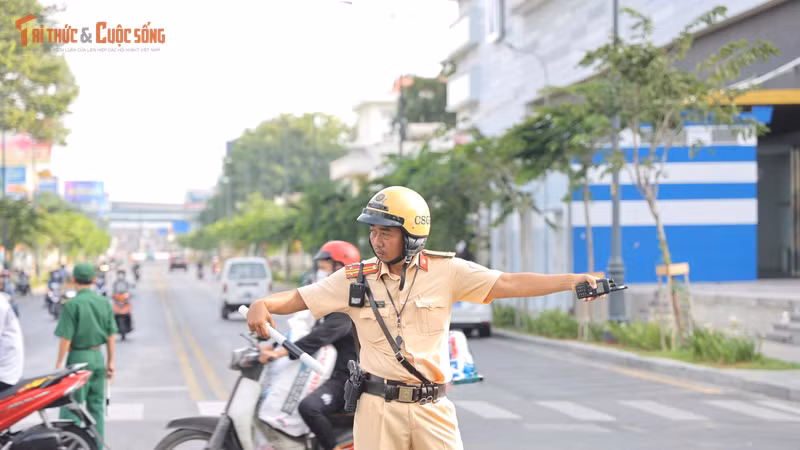 Giao thông TP HCM giảm kẹt xe nhờ mô hình đảo chiều trên đường Cộng Hòa