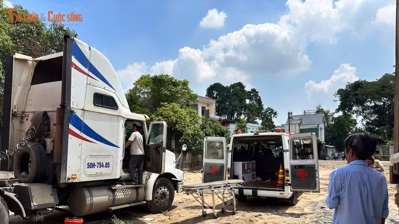 Phát hiện tài xế tử vong trong xe container ở Dĩ An