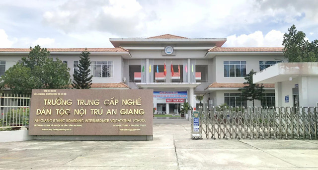 truong-noi-tru-an-giang.jpg