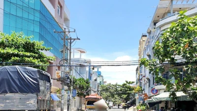 Nguyên Ngọc "một mình một sân" ở Quận 8: Trúng gói 9,47 tỷ, tiết kiệm 0,1%