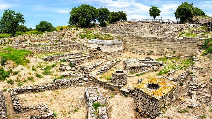 Sự tồn tại gần như vẹn nguyên của chiếc trâm bằng vàng trong hàng thiên niên kỷ đã đưa nó trở thành một trong những báu vật quý hiếm nhất của nền văn minh thuở sơ khai. Ảnh: izmircar.