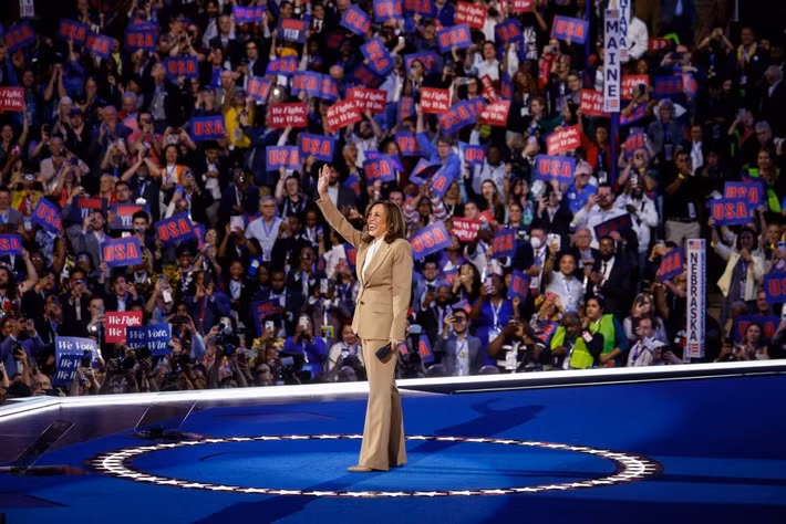 Bên cạnh những dự đoán chính xác, một số người dân Mỹ đã đưa ra vài lời tiên tri "sai bét". Trong số này, khoảng 2/3 số người Mỹ được hỏi về dự đoán cho năm 2025 tin rằng quốc gia này sẽ bầu được một nữ tổng thống. Ảnh: Kevin Dietsch/Getty Images.