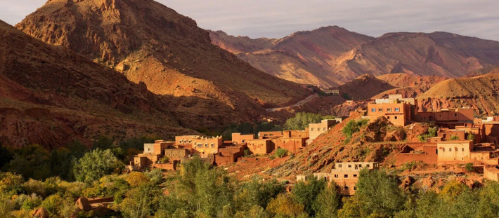 Theo các nhà nghiên cứu, những cấu trúc "nếp nhăn", được tìm thấy ở dãy núi High Atlas của Morocco, được in trên các trầm tích turbidite - lớp trầm tích được hình thành do sạt lở đất dưới nước. Ảnh: Retrieved from: Rowan C. Martindale, Sinjini Sinha, Travis N. Stone et al. Chemosynthetic microbial communities formed wrinkle structures in ancient turbidites. Geology 2025; doi: https://doi.org/10.1130/G53617.1 CC BY 4.0.