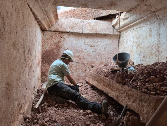 Trong cuộc khai quật gần làng Strikçan, Albania, các chuyên gia đã phát hiện một ngôi mộ La Mã của giới thượng lưu. Phát hiện mang tính đột phá này cung cấp những hiểu biết chưa từng có về đế chế La Mã ở vùng Balkan cũng như giới thượng lưu La Mã ở Illyria thời cổ đại. Ảnh: Blendi Gonxhja.