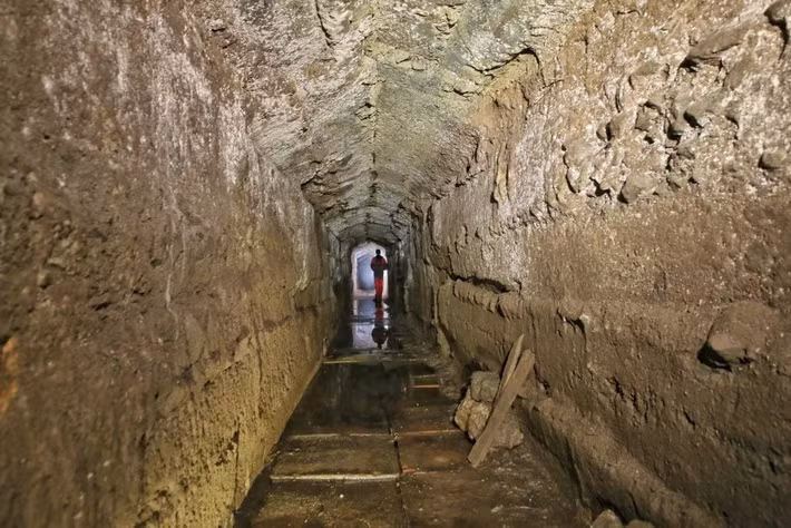 Quá trình trùng tu "Lối đi của Commodus" hoàn thành vào tháng trước. Theo đó, du khách có thể khám phá đường hầm cổ xưa gần như nguyên vẹn giống như 2.000 năm trước. Ảnh: Colosseum Archaeological Park.