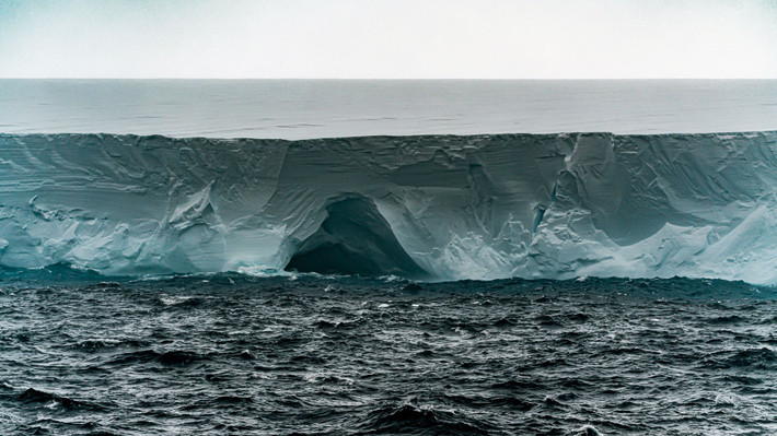 Các chuyên gia cho hay tảng băng A23a đang trên bờ vực tan rã hoàn toàn sau hành trình đặc biệt dài và trải qua nhiều biến cố. Nó cũng có kết cục tương tự như những tảng băng trôi khác sau khi tách khỏi châu Nam Cực. Ảnh: user.eumetsat.int.