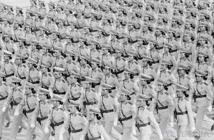 Các nữ công an nhân dân tham dự lễ duyệt binh, diễu hành sáng 2-9-1975. (Ảnh: TTXVN)