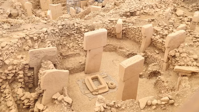 Kết quả sơ bộ cho thấy Mendik Tepe có thể thuộc giai đoạn đầu của thời Đồ đá mới, có khả năng có trước cả Göbekli Tepe và Karahantepe - một di chỉ lân cận cũng nổi tiếng với các cột nhân hình. Nếu thông tin này được xác nhận, Mendik Tepe sẽ trở thành một di tích quan trọng trong việc tìm hiểu về mảnh ghép then chốt trong việc hiểu về thời Đồ đá mới, quá trình con người chuyển sang canh tác nông nghiệp và định cư. Ảnh: GETTY.