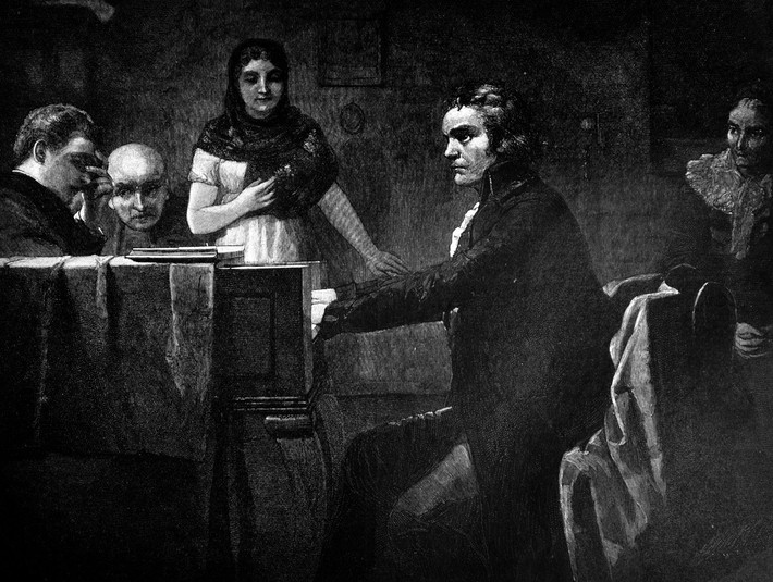 Nhiều năm sau khi ông qua đời, các nhà khoa học cố gắng giải mã vì sao nhạc sĩ lừng danh thế giới mắc chứng mất thính lực. Một giả thuyết hàng đầu được cho là do di truyền. Ảnh: pianocloseouts.com.