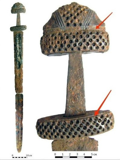 Nhóm nghiên cứu cho hay việc tìm thấy những đồ tùy táng quý giá trong mộ trẻ em là điều đặc biệt đáng chú ý. Bởi lẽ, thông thường, chúng chỉ được chôn cùng với người lớn. Ảnh: Rodina History.