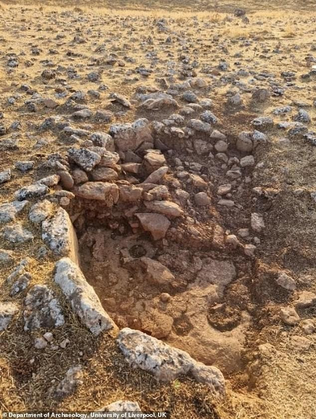 Theo các chuyên gia, những kiến trúc cổ xưa mới phát hiện có thể có niên đại sớm hơn Göbekli Tepe và lâu đời hơn bãi đá cổ Stonehenge (Anh) khoảng 7.000 năm tuổi, kéo dài mốc thời gian về các khu định cư có tổ chức và công trình kiến trúc đồ sộ vượt xa những hiểu biết trước đây của giới nghiên cứu. Ảnh: Department of Archaeology, University of Liverpool, UK.