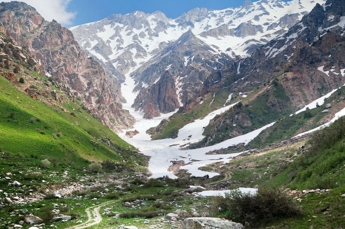 Trong thời đại khủng long, đại dương Tethys trải dài giữa các lục địa lớn và đóng vai trò trung tâm trong chuyển động mảng kiến tạo toàn cầu. Ảnh: Nadezhda Bolotina/Shutterstock.