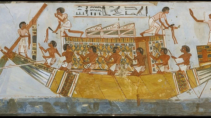 Dựa trên thiết kế thân tàu phẳng, các chuyên gia xác định con tàu có lẽ được sử dụng để di chuyển trên vùng nước nông và lặng sóng, chứ không phải vùng biển sâu, cách đất liền rất xa. Chiếc thuyền có thể cần ít nhất 20 người chèo - những người dùng mái chèo để con thuyền tiến về phía trước. Ảnh: Euronews.