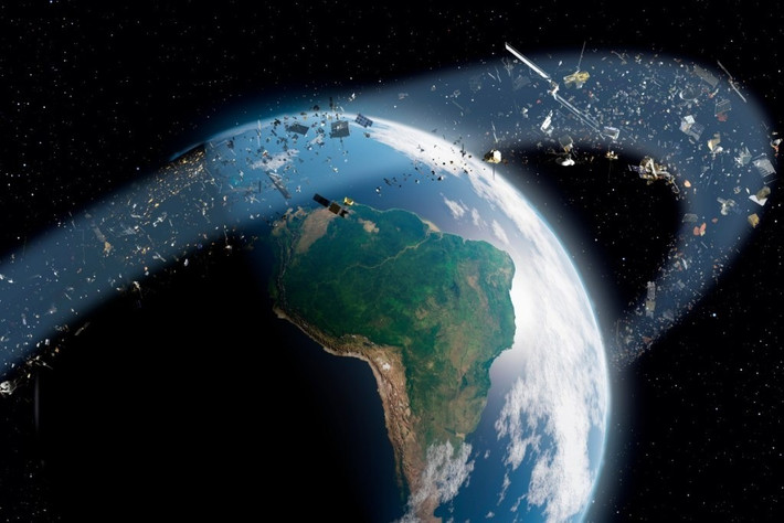 Một báo cáo do các nhà nghiên cứu tại Đại học British Columbia (Canada) thực hiện vào công bố năm 2025 khiến nhiều người lo lắng khi có khoảng 26% khả năng trong năm 2026, rác vũ trụ trong quá trình quay trở lại không kiểm soát sẽ rơi xuống một trong những khu vực không phận đông đúc nhất thế giới. Ảnh: vice.com.