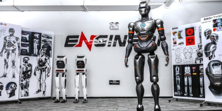 Engine AI đặt mục tiêu biến robot PM01 thành phi hành gia robot hình người đầu tiên trên thế giới. Theo công ty, robot này tích hợp các mô-đun cảm biến môi trường độ chính xác cao, cơ chế phản hồi chuyển động ở mức mili giây và các thuật toán ra quyết định tự động. Ảnh: Engine AI.