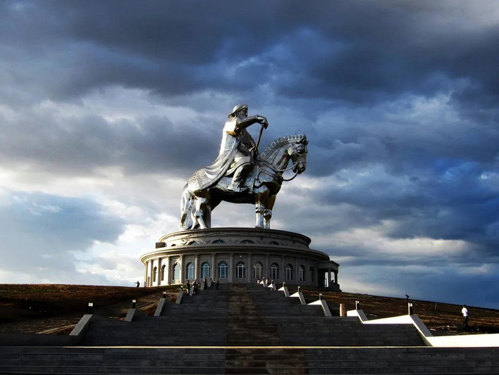 Theo nhóm nghiên cứu, nhánh huyết thống cụ thể mà các nhà nghiên cứu tìm thấy trong các bộ hài cốt ở lăng mộ ở vùng Ulytau thực sự hiếm hơn nhiều so với nhánh được phát hiện vào năm 2003. Điều này có nghĩa là số lượng nam giới trên thế giới ngày nay có quan hệ huyết thống với Thành Cát Tư Hãn ít hơn nhiều so với giả định trước đây. Ảnh: Smithsonian Magazine.