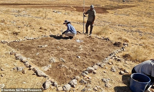 Trong cuộc khai quật tại Mendik Tepe, gần Göbekli Tepe, địa điểm 12.000 năm tuổi của Thổ Nhĩ Kỳ, các nhà khảo cổ đã khai quật được các kiến trúc cổ xưa có khả năng là khu định cư sớm nhất của nhân loại. Ảnh: Institute for Field Research.