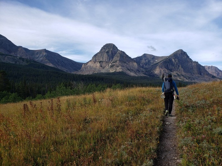 Triple Divide là một trong hai đỉnh thủy văn trên Đường phân chia lục địa và trên khắp nước Mỹ. Đỉnh còn lại là Snow Dome ở Canada. Ảnh: peaksandstreams.com.