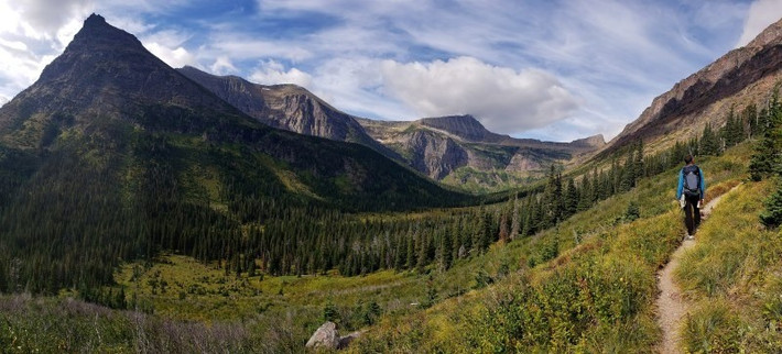 Trong khi đó, đỉnh Snow Dome nằm trên Đường phân chia Bắc Cực, chia tách lưu vực Bắc Băng Dương ở phía Tây Bắc và vịnh Hudson ở phía Đông Nam. Ảnh: peaksandstreams.com.