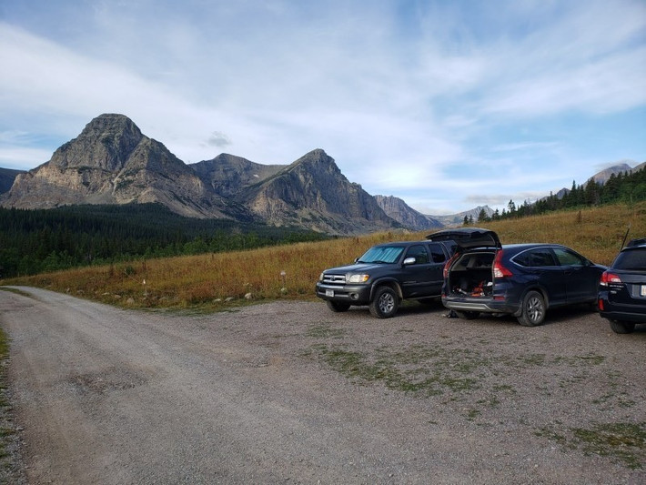 Đỉnh Triple Divide nằm trên Đường phân chia lục địa Bắc Mỹ, một đường thẳng tưởng tượng chạy qua dãy núi Rocky và phân tách những hệ thống sông chính chảy vào Thái Bình Dương, Đại Tây Dương và Bắc Băng Dương. Ảnh: peaksandstreams.com.