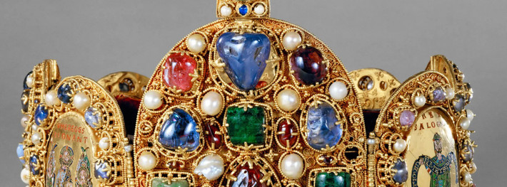 Vương miện trên và nhiều cổ vật quý giá khác được lưu giữ, bảo quản ở Vienna, Áo trong suốt nhiều năm trước khi bị Đức quốc xã đưa tới nhà thờ Katharinenkirche ở Nuremberg nhằm quảng bá thành phố này. Ảnh: wien.info.