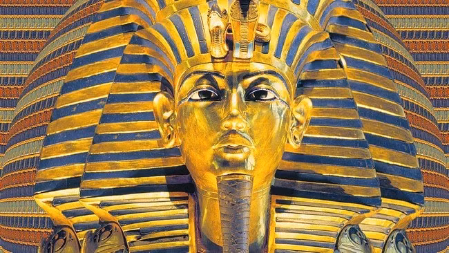 Sau khi phát hiện lăng mộ của pharaoh Tutankhamun, nhà khảo cổ Howard Carter và đồng nghiệp đã tiến hành khai quật và tìm thấy hơn 5.000 hiện vật tại nơi an nghỉ của ông hoàng nổi tiếng Ai Cập cổ đại này. Ảnh: Jim Zuckerman via Alamy.