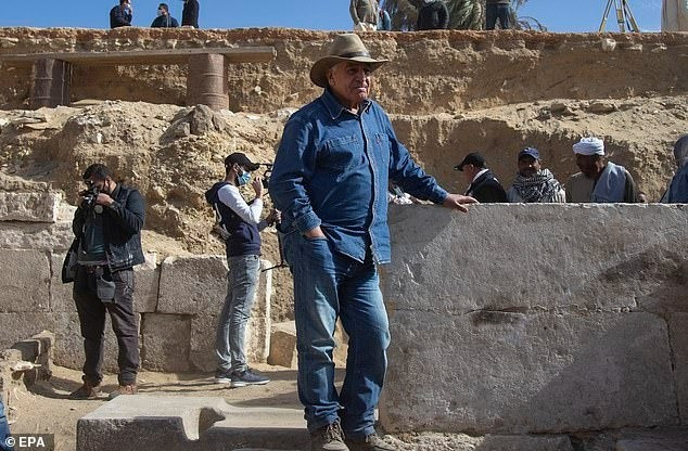 Được xem là một trong những người phụ nữ quyền lực nhất Ai Cập thời cổ đại và cũng như một đại mỹ nhân, Nữ hoàng Nefertiti là vợ của Akhenaten - pharaoh trị vì từ năm 1353 trước Công nguyên đến năm 1336 trước Công nguyên. Bà còn là mẹ kế của pharaoh Tutankhamun. Ảnh: EPA.