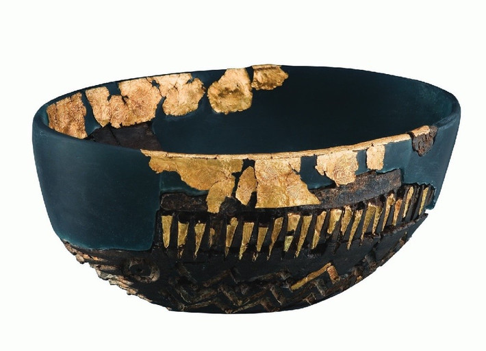 Được gọi là bát Caergwrle (được đặt theo tên một lâu đài gần đó), hiện vật khoảng 3.300 tuổi này giúp các chuyên gia có thêm hiểu biết về thời Đồ đồng giữa của Vương quốc Anh (khoảng năm 1500 trước Công nguyên đến năm 1000 trước Công nguyên). Ảnh: newalesheritageforum.org.uk.