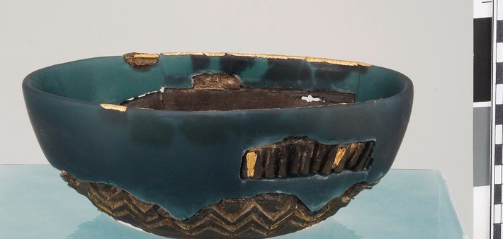 Khoảng 1/2 chiếc bát Caergwrle còn lại đến ngày nay trong khi phần còn lại bị hư hại theo thời gian hoặc tác động của con người trong suốt chiều dài lịch sử. Ảnh: museum.wales.
