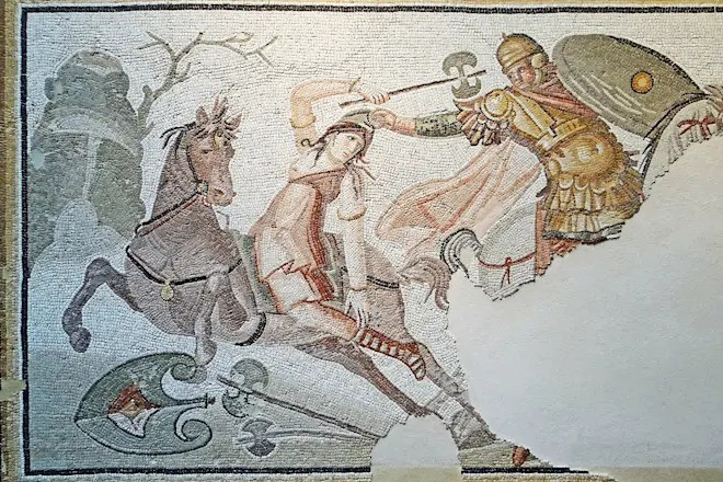 Các nhà nghiên cứu phát hiện những ống nhỏ được khoan vào hai xương tạo nên khớp thái dương hàm bên phải của người phụ nữ, cũng như lông ngựa hoặc gân động vật trong các ống giữ khớp lại với nhau. Nhờ đó, nữ bệnh nhân có thể lại cử động hàm nhưng vẫn không thể nhai thức ăn ở hàm bên phải do đau dữ dội. Ảnh: Jacques MOSSOT/CC-by-3.0/Wikimedia Commons.