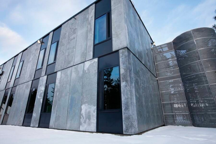 Theo đó, nhà tù Halden có thiết kế mô phỏng một ngôi làng để các tù nhân có thể coi mình là một phần của xã hội. Dù vậy, nhà tù vẫn là một trong những nhà tù có an ninh tối đa tại Na Uy. Ảnh: Kriminalomsorgen - The Norwegian Correctional Service/Statsbygg.