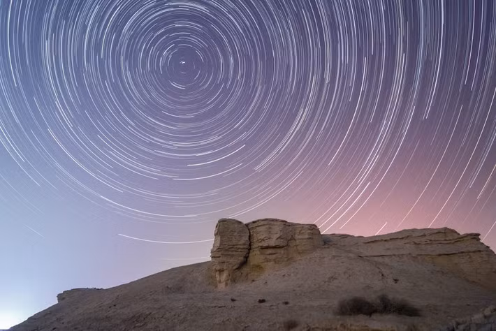 Có nguồn gốc từ tiểu hành tinh 2003 EH1 và được phát hiện từ năm 1825, mưa sao băng Quadrantids bùng nổ trên bầu trời từ ngày 28/12/2025 - 16/1/2026 và đỉnh điểm vào đêm ngày 3, rạng sáng ngày 4/1/2026. Ảnh: Xue Bing–Costfoto/Future Publishing/Getty Images.