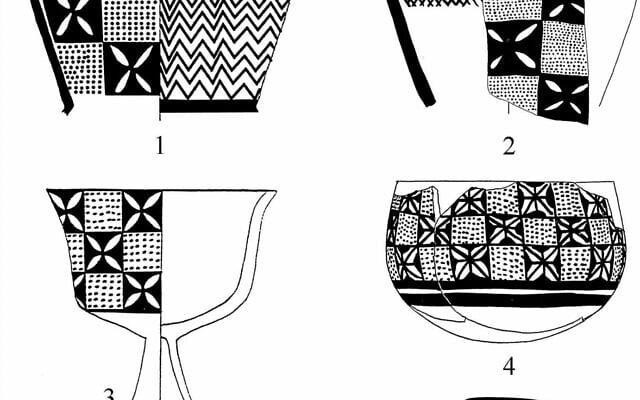 Theo các chuyên gia, việc trang trí hoa văn thực vật trên đồ gốm Halaf phản ánh kiến thức sâu sắc về đối xứng, cũng như khả năng chia hình tròn thành các đơn vị cân xứng như 4, 8, 16 hay 32 phần - những con số không hề mang tính ngẫu nhiên. Ảnh: Yosef Garfinkel.