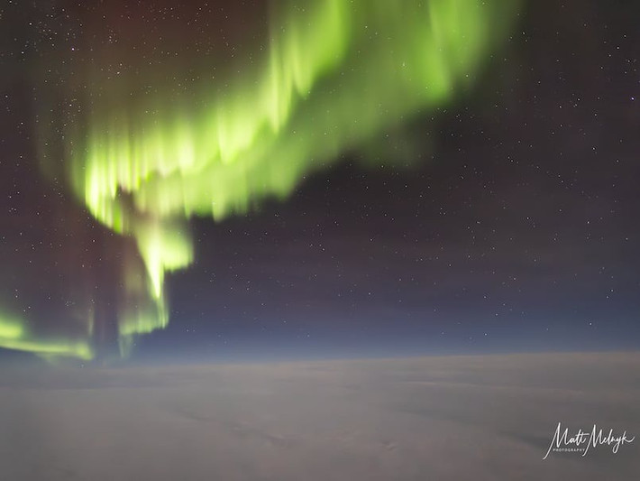 Theo nhà vật lý thiên văn Rogerson, cách tốt nhất để quan sát những màu sắc xung quanh là đến một nơi có tầm nhìn quang đãng, càng xa các thành phố lớn càng tốt để giảm ô nhiễm ánh sáng. Ảnh: Submitted by Matt Melnyk.