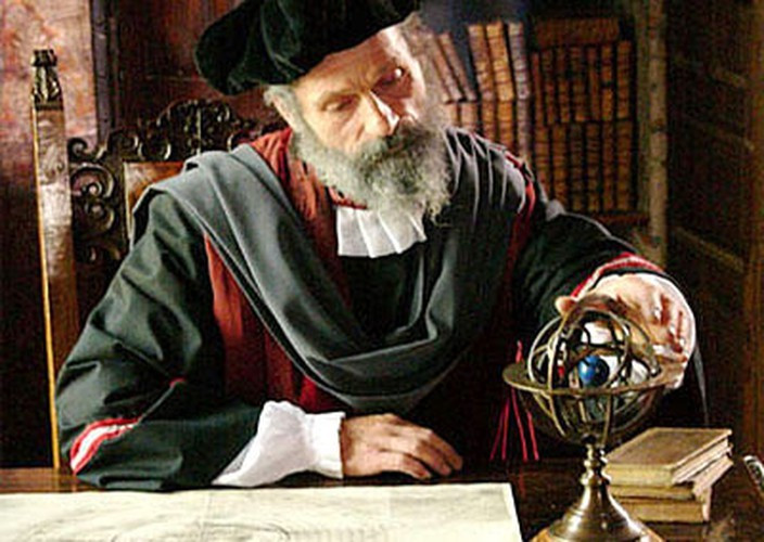 "Máu người sẽ nhuộm đẫm thánh địa" mà Nostradamus nhắc tới trong lời tiên tri có thể ám chỉ sự kiện đau khổ mà con người sẽ có thể xảy ra ngay cả ở những không gian linh thiêng hoặc được bảo vệ.