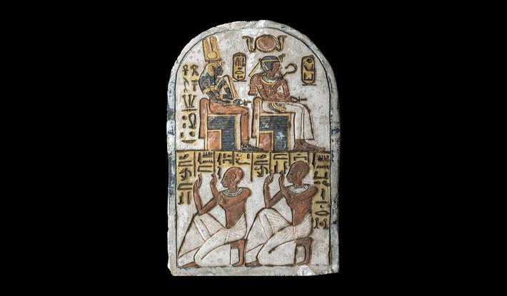 Ahmose I là pharaoh đầu tiên của triều đại thứ 18. Theo đó, Ahmose Nefertari trở thành nữ hoàng đầu tiên của triều đại này. Việc anh chị em ruột trong hoàng tộc Ai Cập cổ đại kết hôn với nhau là một "truyền thống" được thực hiện suốt nhiều thế kỷ. Ảnh: Museo Egizio, Turin, Italy.