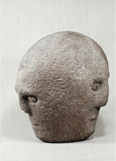 Thậm chí, một số nhà khảo cổ cho rằng, đầu Corleck có thể được người Ireland thời Trung cổ tin rằng tác phẩm điêu khắc này bị nguyền rủa nên đã chôn nó vào khoảng thế kỷ 10 - 13. Ảnh: National Museum of Ireland/X.