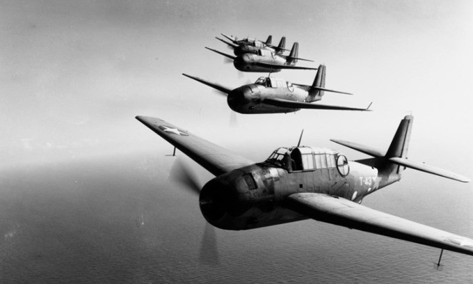 Nhà văn Vincent đã nhắc đến Chuyến bay số 19 đã gặp sự cố bí ẩn ở "Tam giác Bermuda" ngày 5/12/1945. Năm máy bay ném ngư lôi TBM Avenger cùng phi hành đoàn gồm 14 người đã biến mất không để lại dấu vết nào khi làm nhiệm vụ ở vùng biển "Tam giác quỷ Bermuda". Ảnh: USNI.