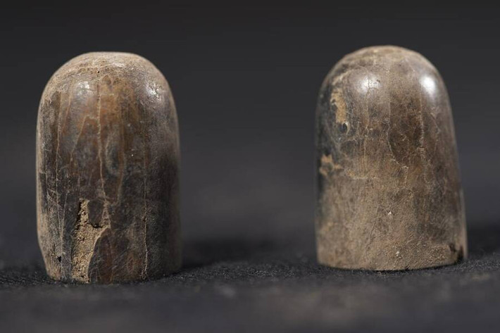 Đến năm 2024, các chuyên gia, công nhân bắt đầu đào bới qua các lớp trầm tích sông Nile qua đó hé lộ tàn tích của đền thờ thần Mặt trời Ra ở bên dưới. Ảnh: Egyptian Ministry of Tourism and Antiquities/Facebook.