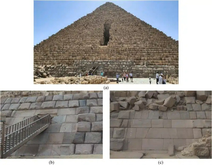 Hai "khoảng trống" bí ẩn, dị thường chứa đầy không khí lần lượt nằm ở độ sâu 1,4m và 1,13m. Trong đó, "khoảng trống" đầu tiên cao 1m, rộng 1,5m và "khoảng trống" còn lại có kích thước 0,9m x 0,7m. Ảnh: Khalid Helal / CC BY 4.0.