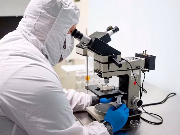 Một số loài vi khuẩn thậm chí còn mang các gene liên quan đến sửa chữa ADN, trạng thái ngủ đông và tạo bào tử. Đó là những đặc điểm có thể rất hữu ích trong môi trường không gian. Ảnh: NASA.