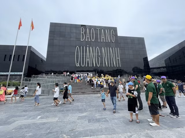 dip-2-9-quang-ninh-co-hoat-dong-du-lich-van-hoa-gi-hap-dan-d79420.jpg